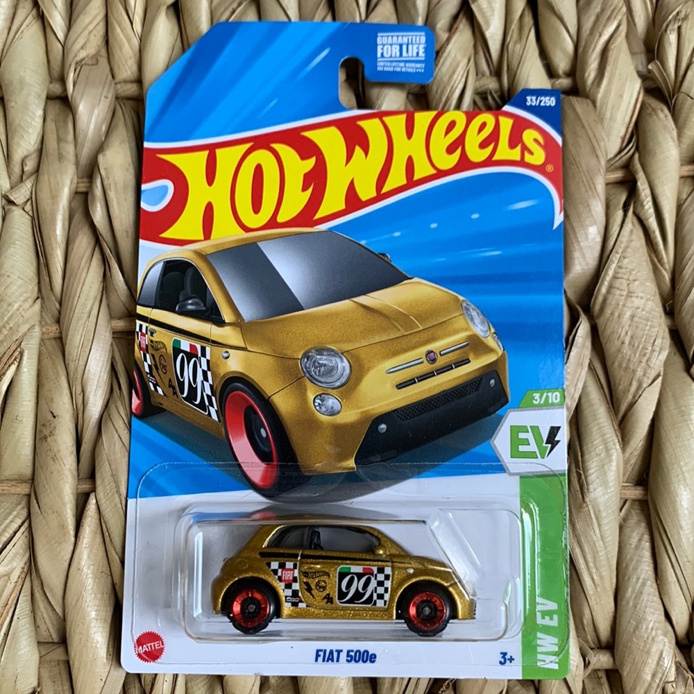 Gold Fiat 500e HW EV Golden Car Hot Wheels Hotwheels Electric Vehicle New 2025